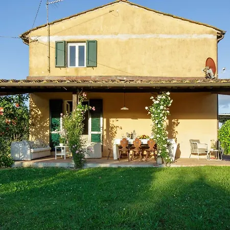Melograno Farmhouse, Romantic With Private Infinity Pool And Great Views In Lucca Villa