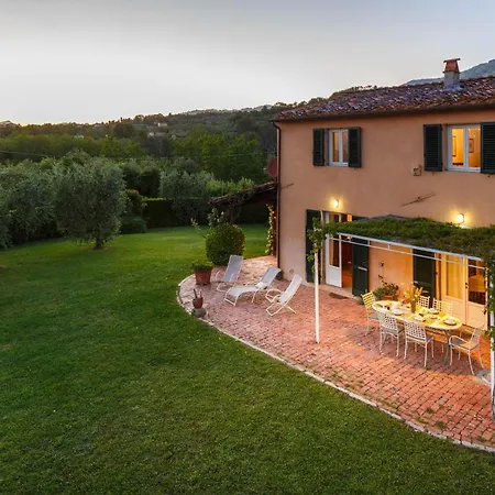 Melograno Farmhouse, Romantic With Private Infinity Pool And Great Views In Lucca Villa Piaggiori