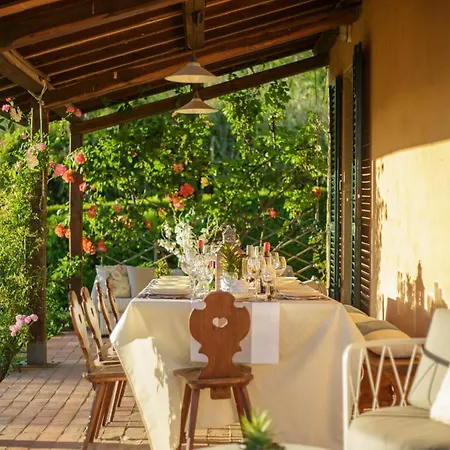 Melograno Farmhouse, Romantic With Private Infinity Pool And Great Views In Lucca Piaggiori