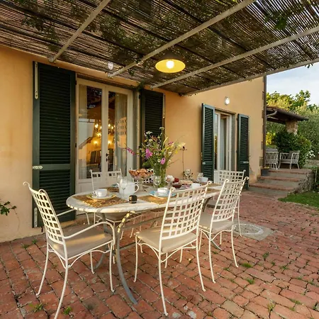 Villa Melograno Farmhouse, Romantic With Private Infinity Pool And Great Views In Lucca